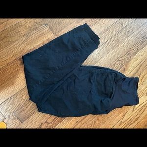 Black size 6 Maternity skinny pants